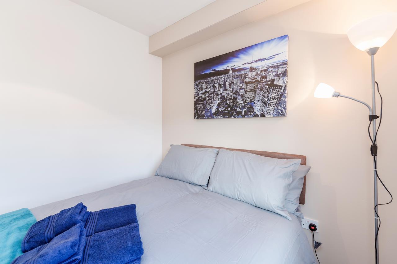 Watford Junction Apartment Exterior photo